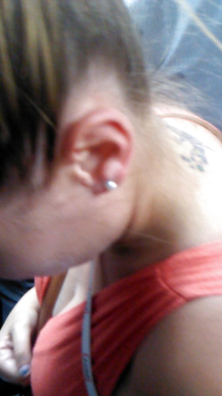 24P Voyeur - cleavage on the train