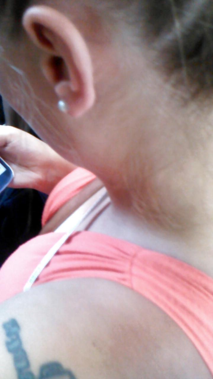 24P Voyeur - cleavage on the train