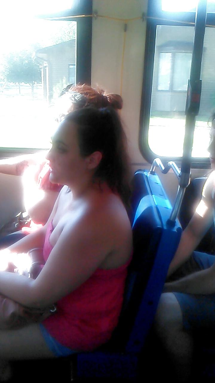 24P Voyeur - cleavage on the train