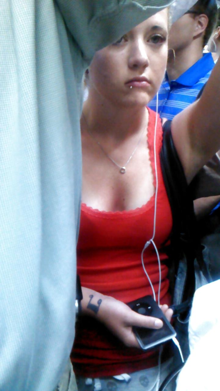 24P Voyeur - cleavage on the train