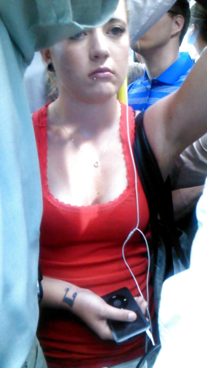 24P Voyeur - cleavage on the train