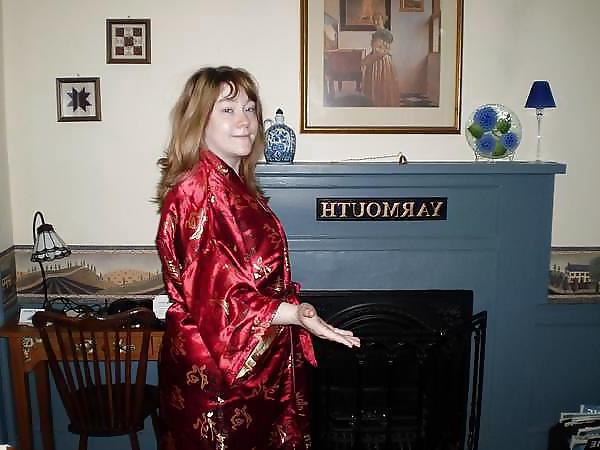 22P Single girl in Satin Robe or Kimono
