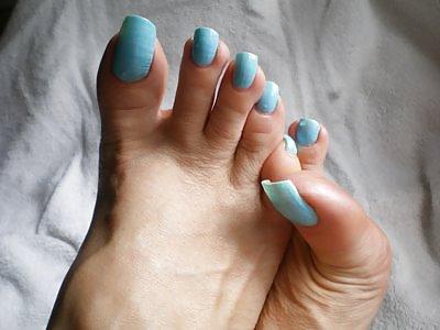 12P Ann's long toe nails 