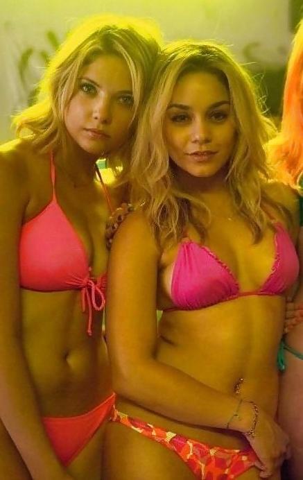 25P Vanessa Hudgens - perfect wanking material