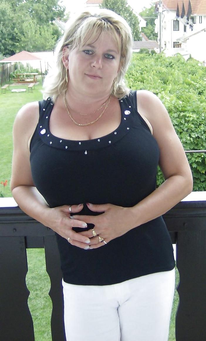 25P Mature Camel Toes