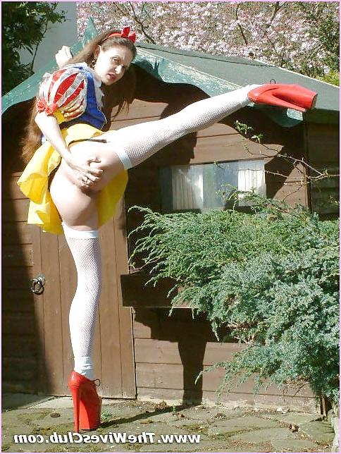 25P Naughty snow white