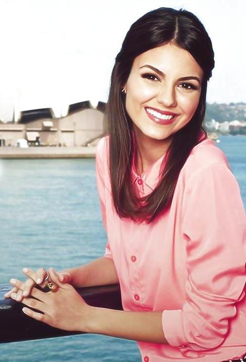 10P Victoria Justice pics1