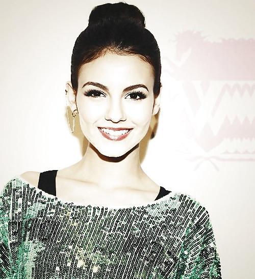 10P Victoria Justice pics1