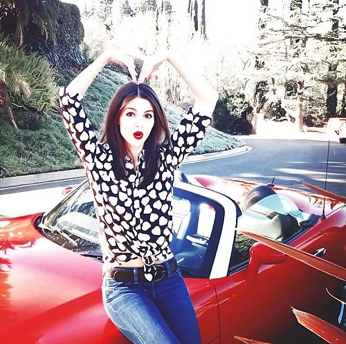 10P Victoria Justice pics1