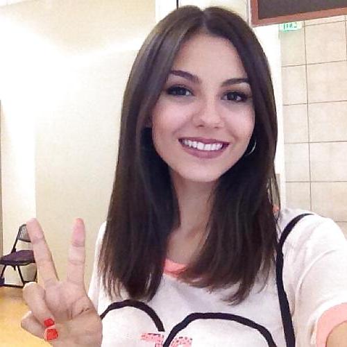 10P Victoria Justice pics1