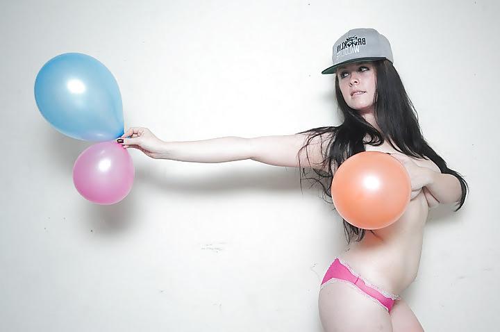 25P Show Your Tits 42