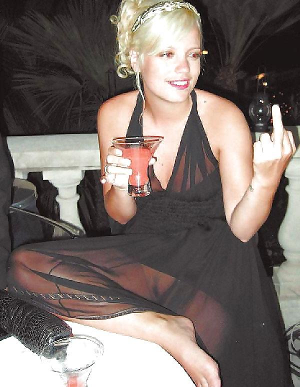25P Celebrity camel-toe and pussy flashes 