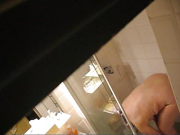 8P French mature ( 66 ) under shower