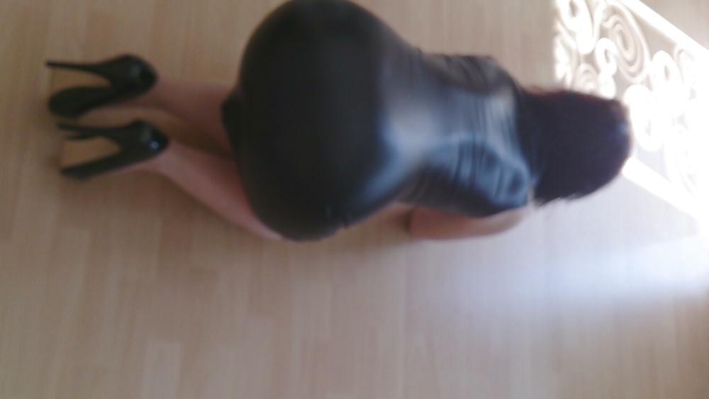 14P Latex Domina