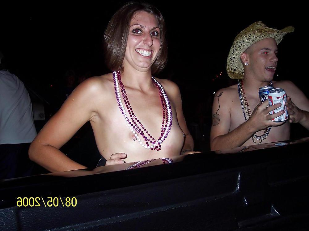 25P Show Your Tits 72
