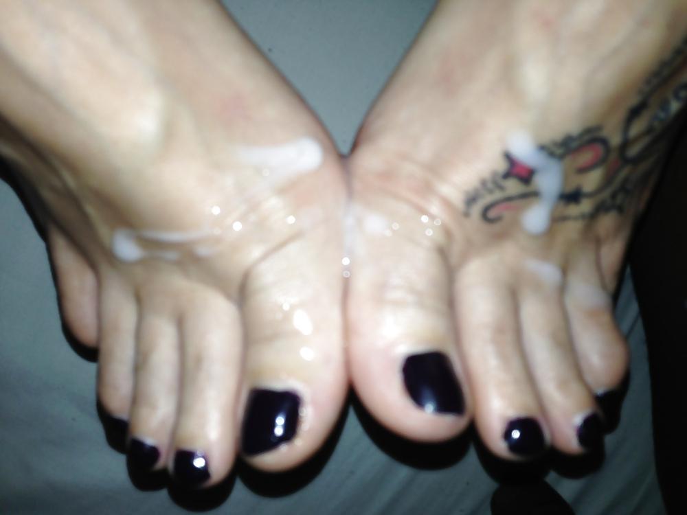 9P Mmmm my cum over jaynes feet nuff said