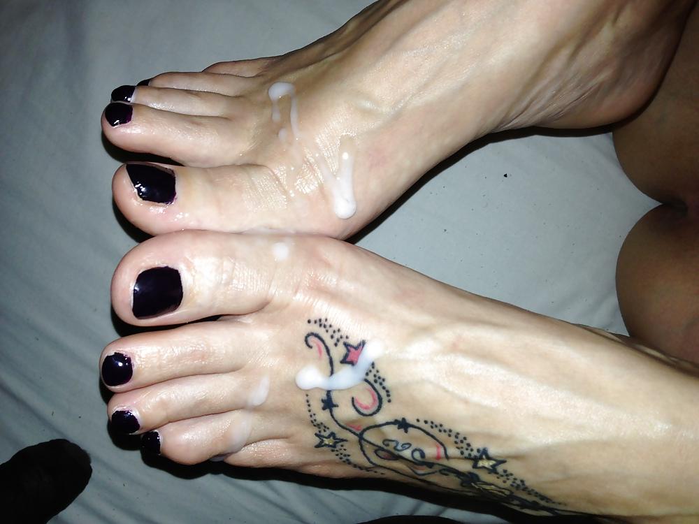 9P Mmmm my cum over jaynes feet nuff said