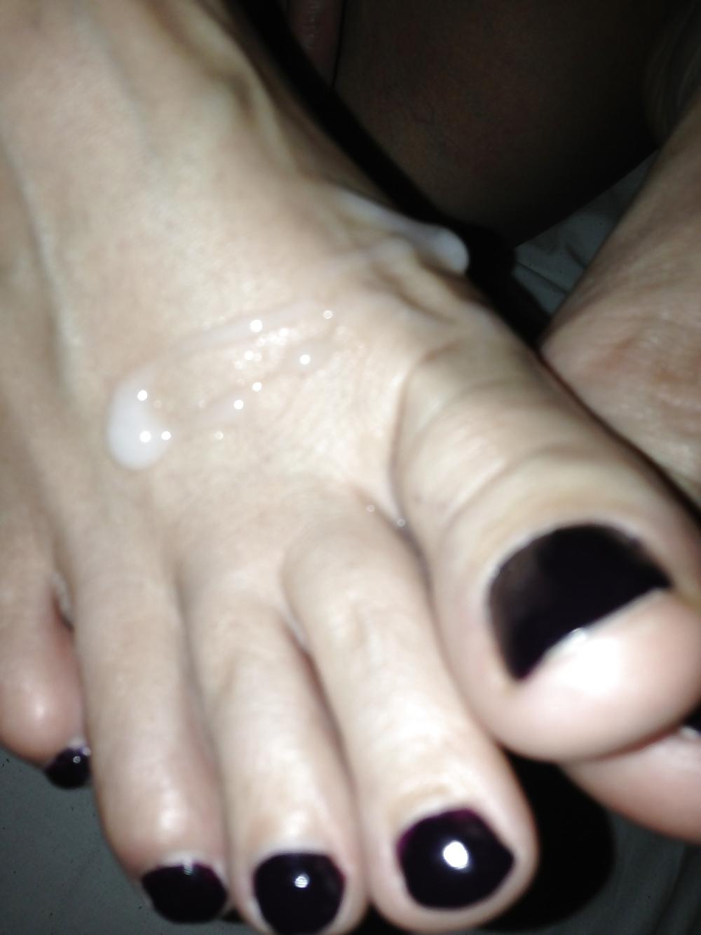 9P Mmmm my cum over jaynes feet nuff said