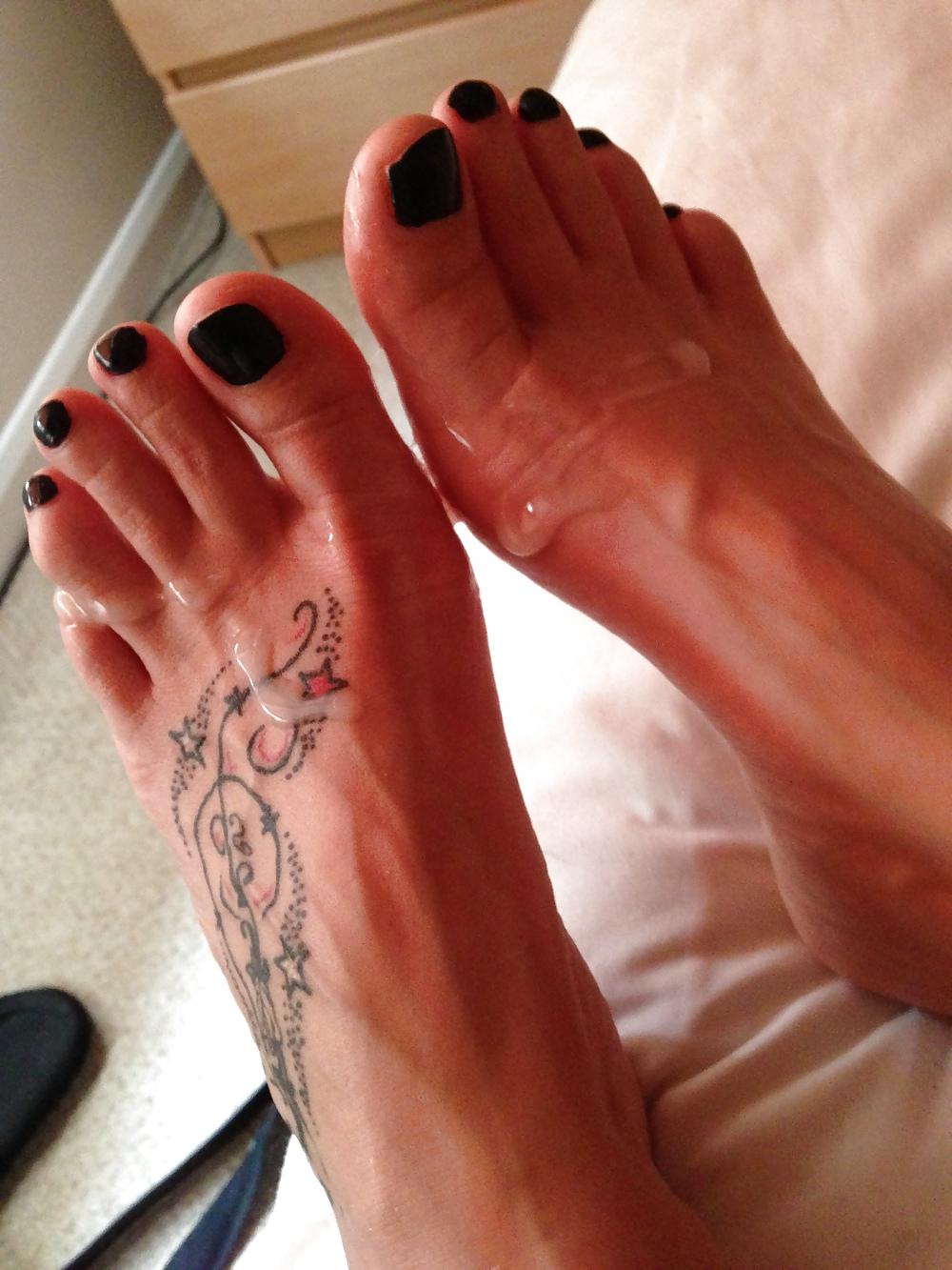 9P Mmmm my cum over jaynes feet nuff said
