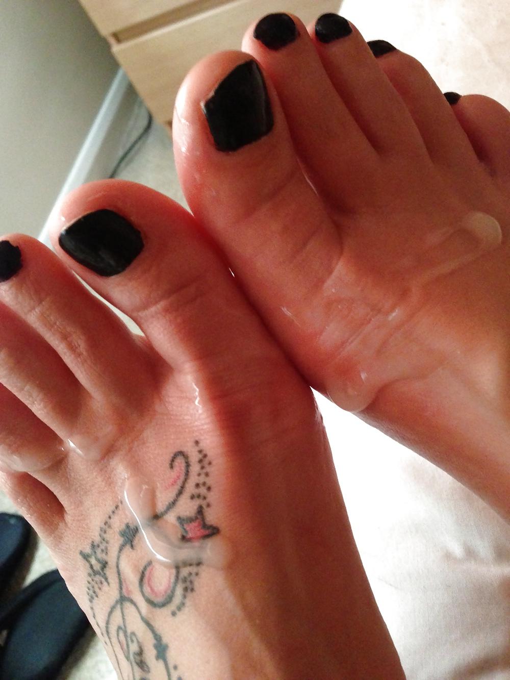 9P Mmmm my cum over jaynes feet nuff said