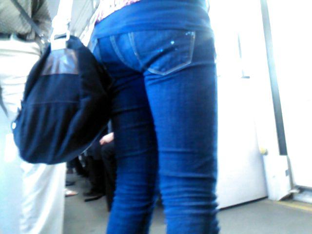 25P Voyeur 6 - Upskirt-ish on gorgeous shapely thighs!