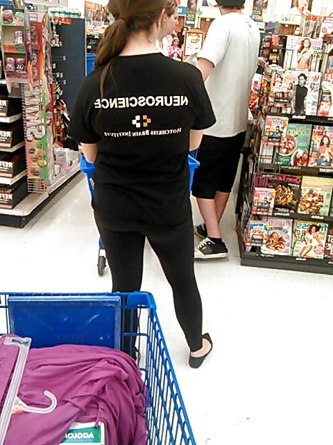 15P Voyeur 7 - Pretty pregnant upskirt thighs