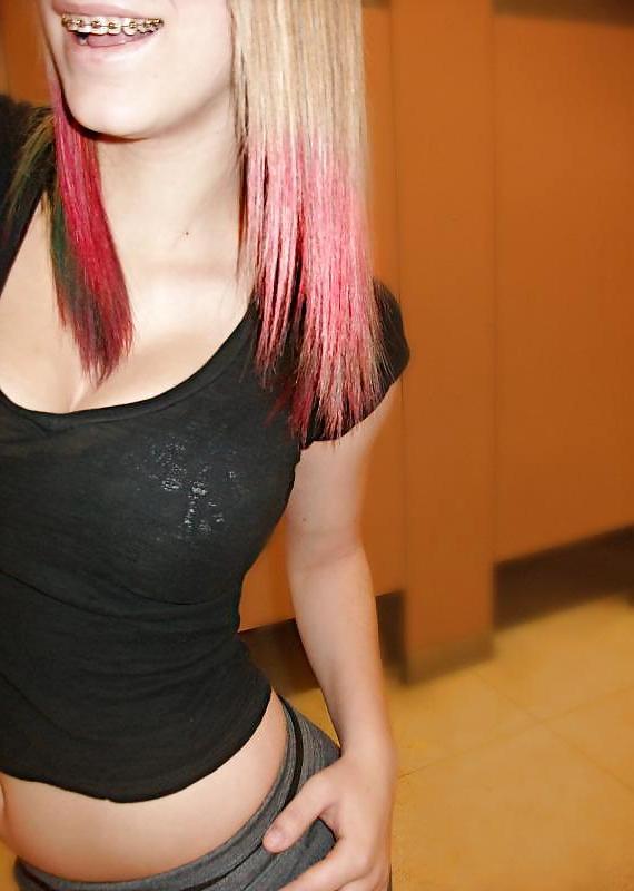 9P Alysa, canadian whore