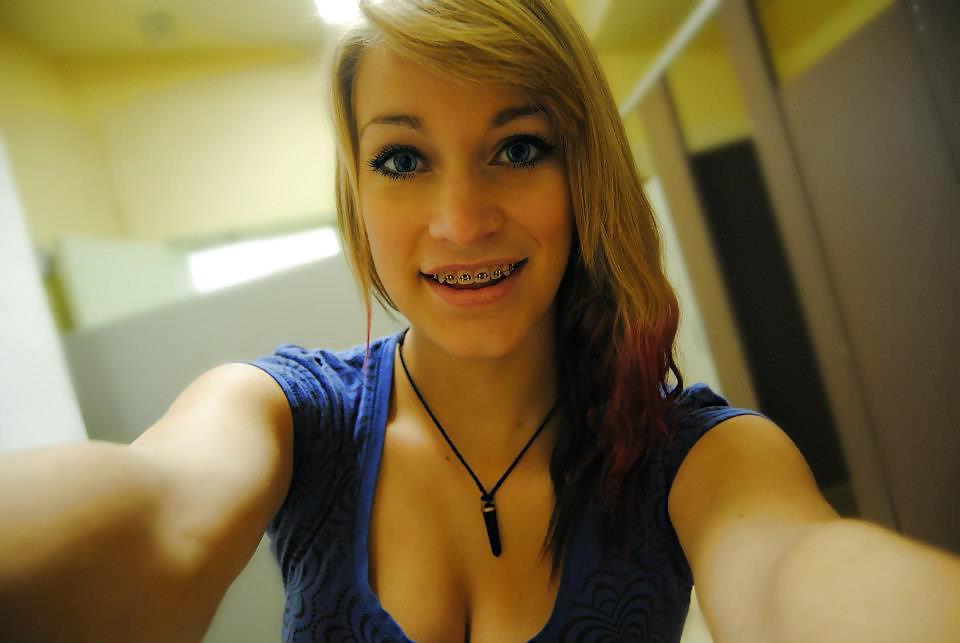 9P Alysa, canadian whore