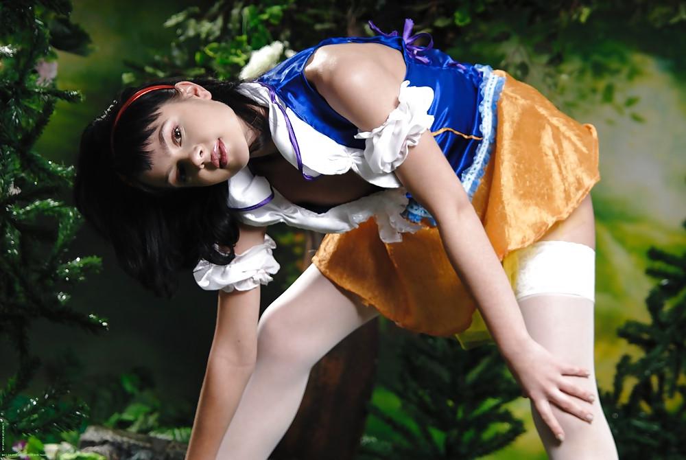 23P The virgin Snow White