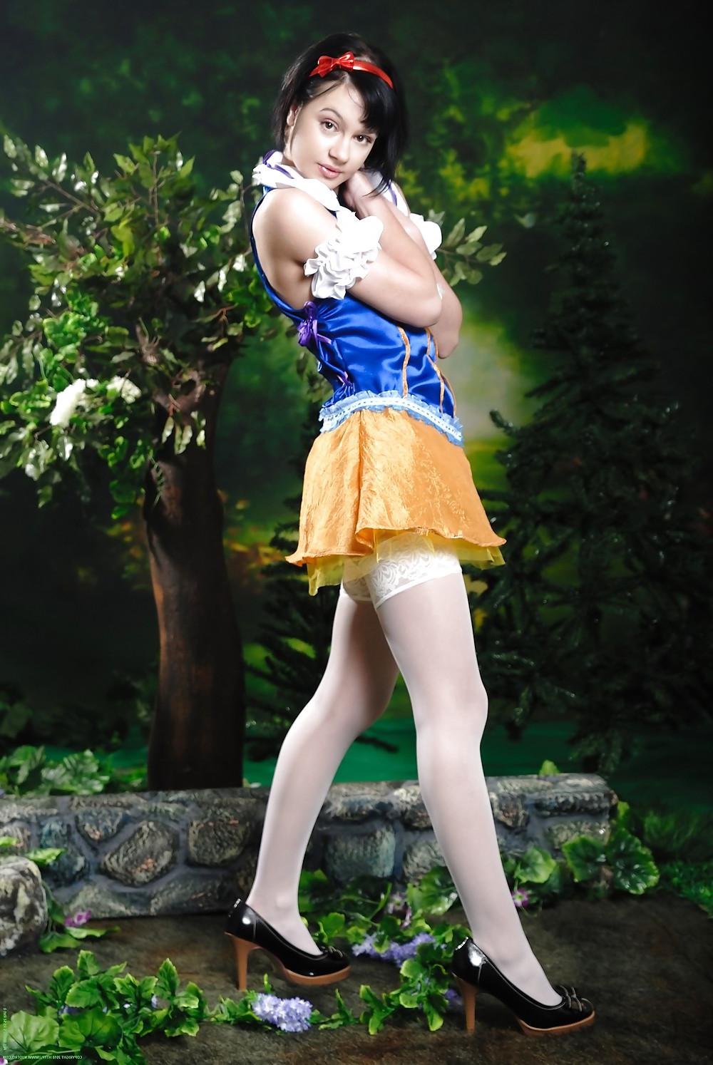 23P The virgin Snow White
