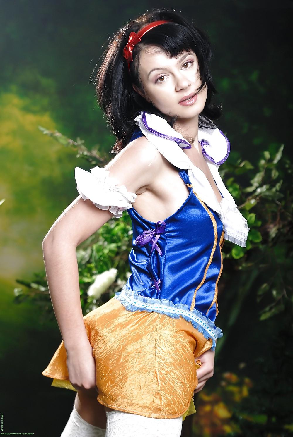 23P The virgin Snow White