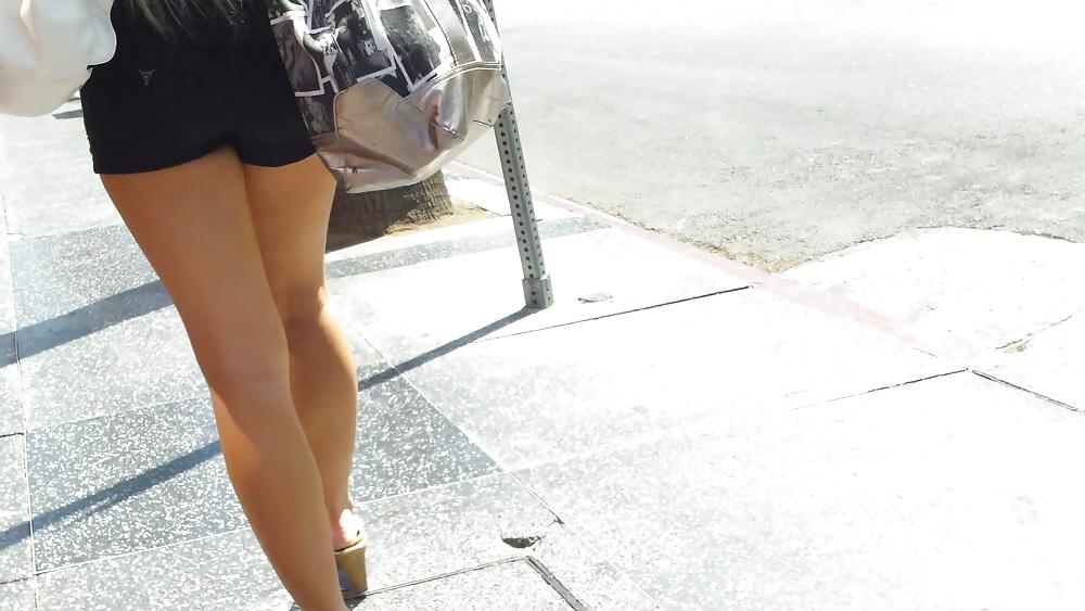 25P Sexy teen butts & ass in short skirts 