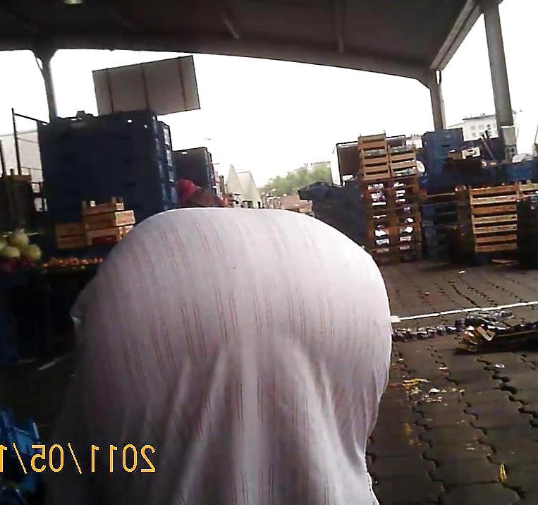 6P More of Hijab Milf Bend over..Hmmmmm