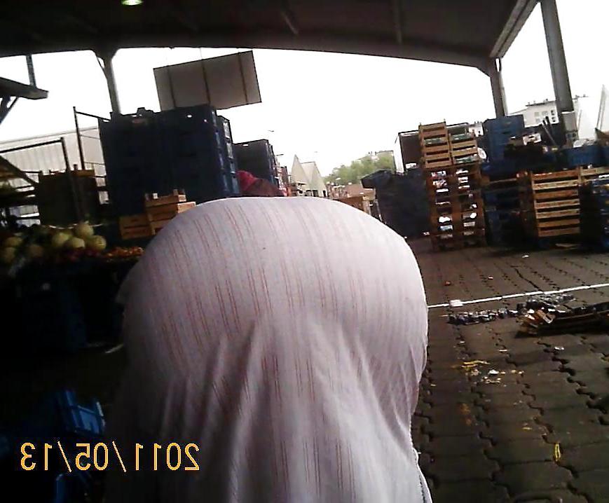 6P More of Hijab Milf Bend over..Hmmmmm