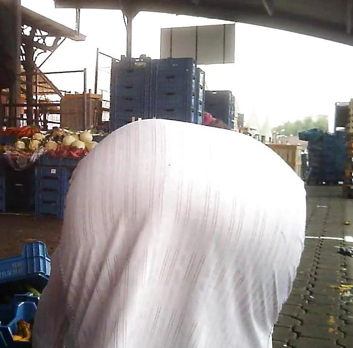 6P More of Hijab Milf Bend over..Hmmmmm