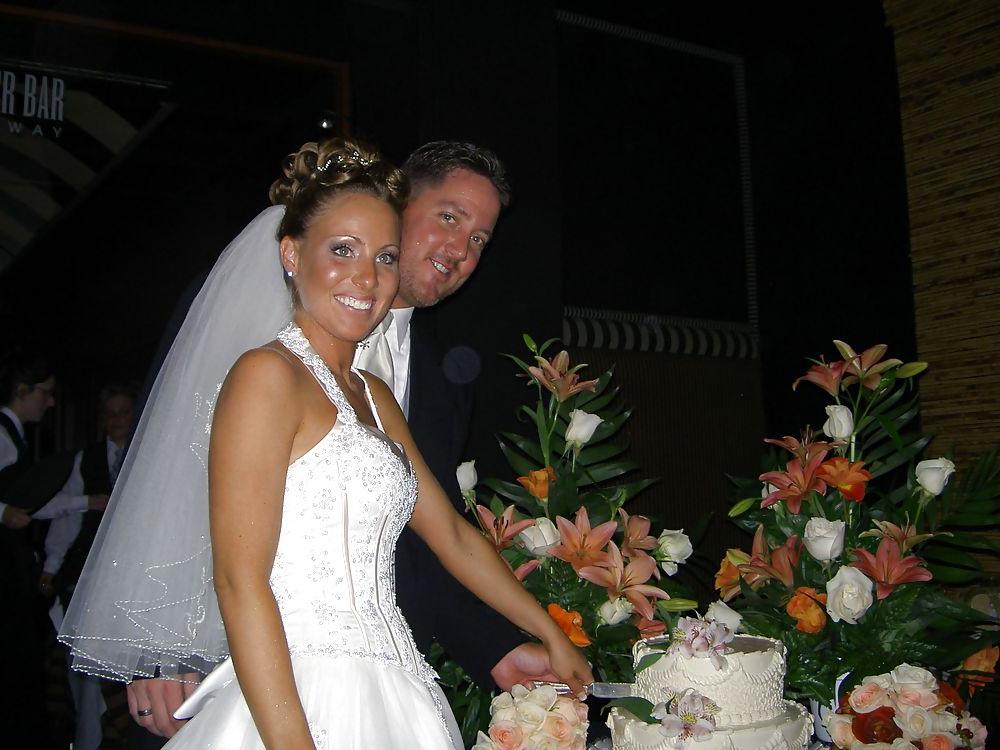 25P Real stolen couple wedding 2