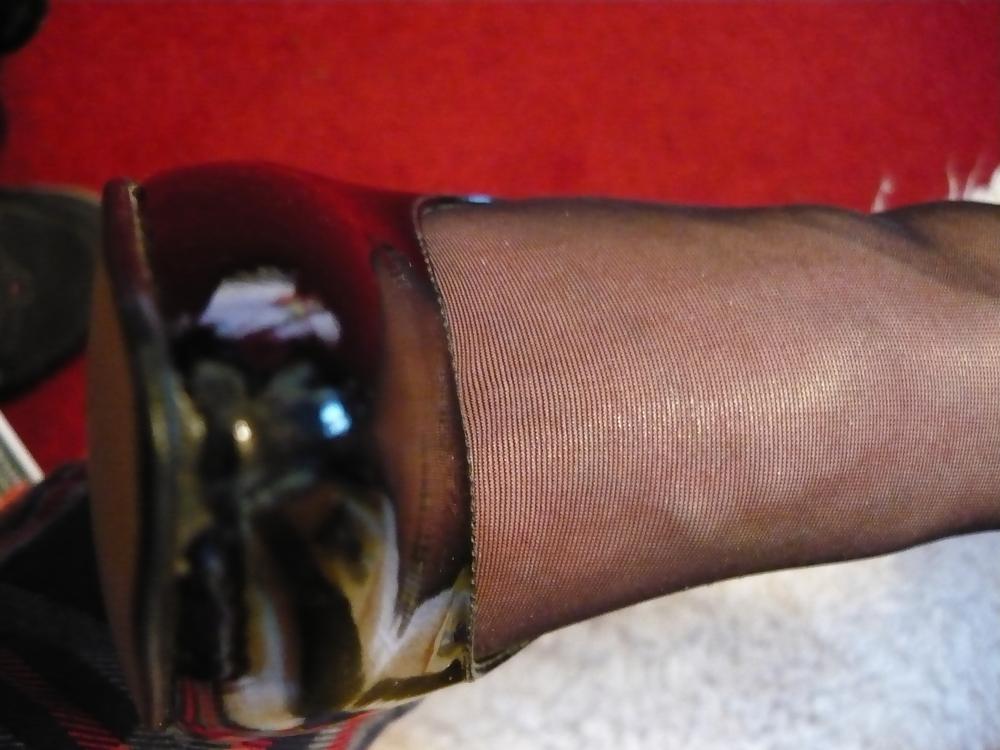 25P Shoe Fun # 3 (On the move) 