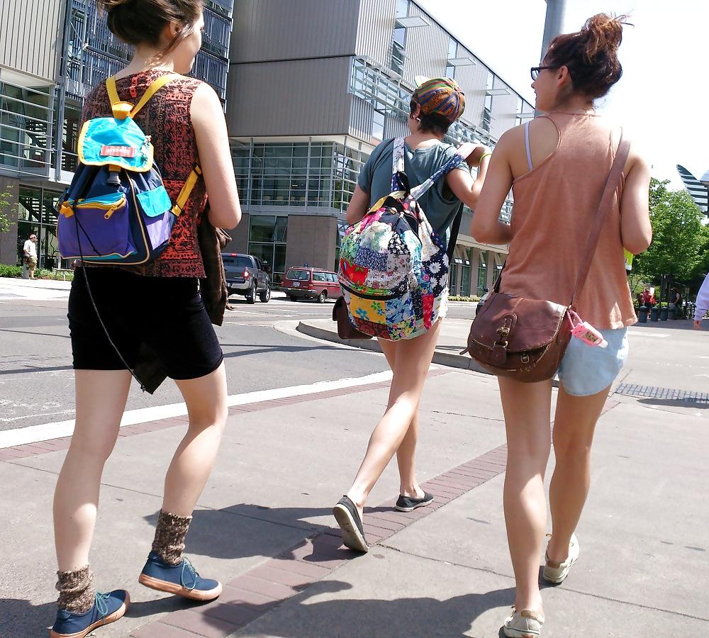 24P Voyeur Chicks 10 - More Street Girls