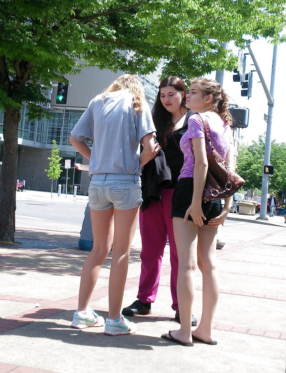 24P Voyeur Chicks 10 - More Street Girls