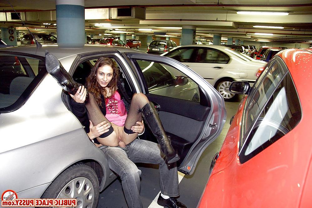 24P Sluts in car