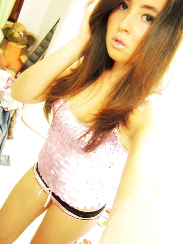 10P Nicoletta - The Cute On-Ice Skater I Lust Over 