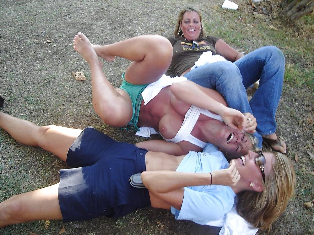25P Show Your Tits 69