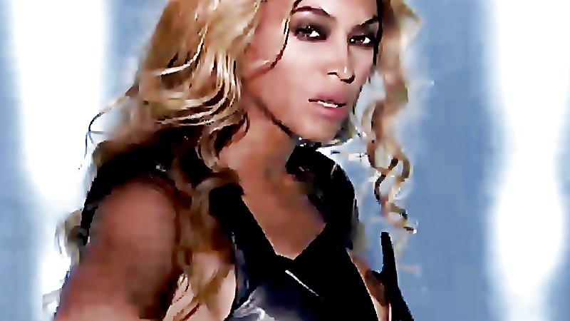 17P Beyonce nipple slip HQ