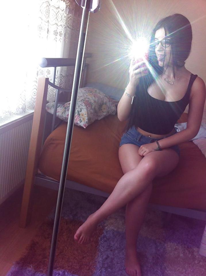 5P Sexy Teen (Belly Piercing)