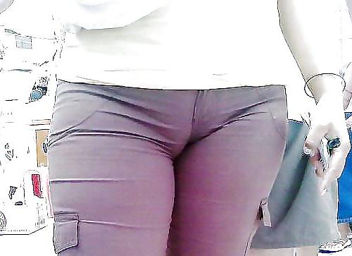 24P Fotze frisst Hose - cameltoe