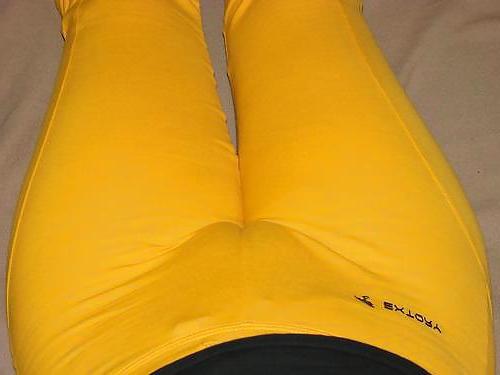 24P Fotze frisst Hose - cameltoe