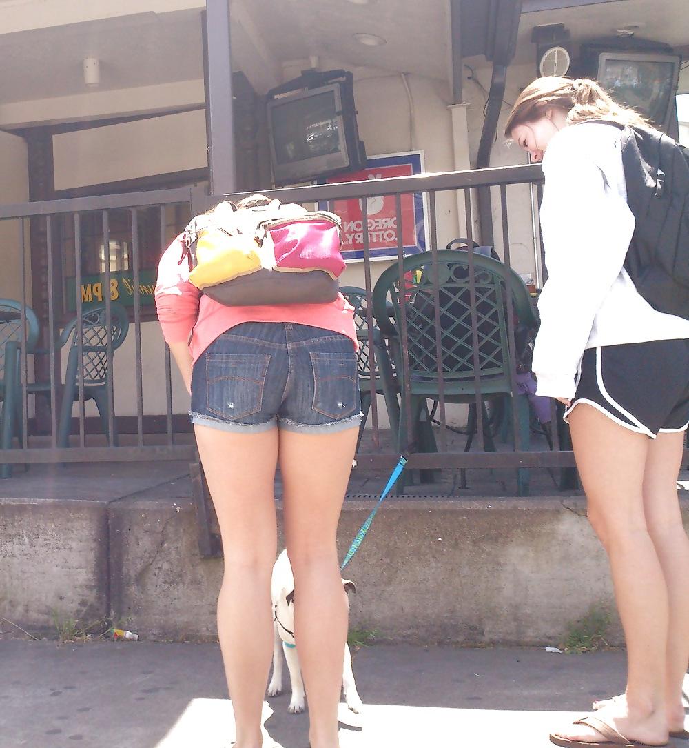11P Voyeur Fun 5 - Street Ass