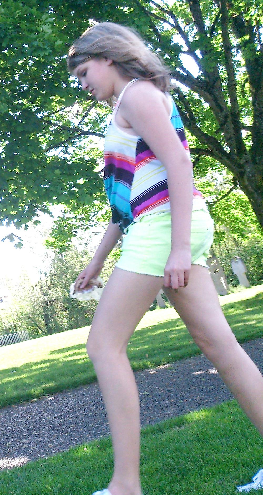 10P Voyeur Fun 6 - More Street Ass