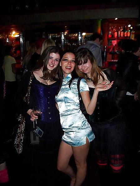 7P 2 or more Western girls in Satin Cheongsam