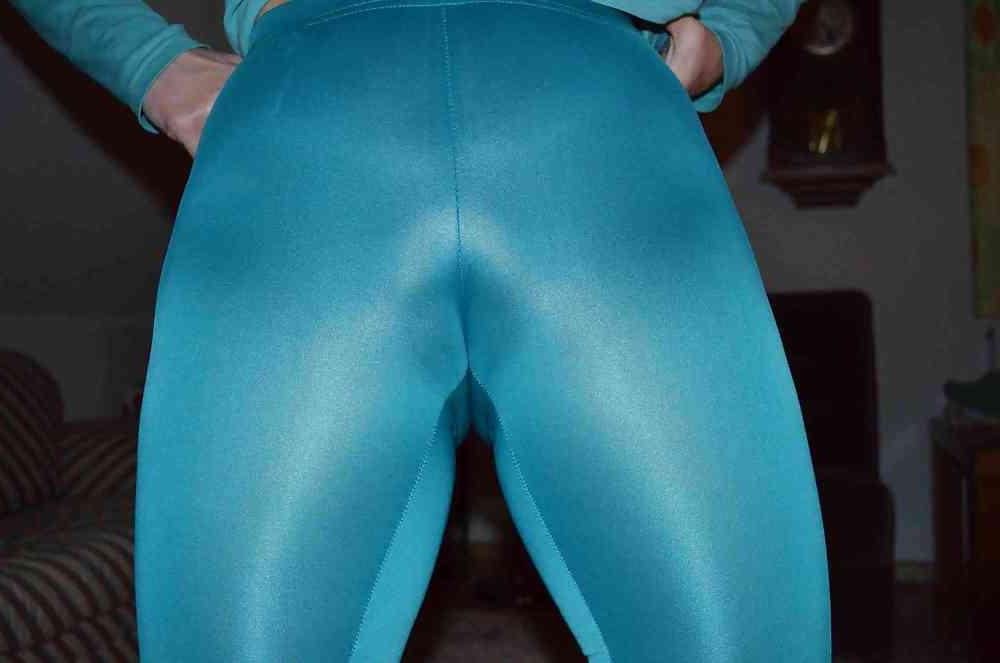 25P Fotze frisst Hose